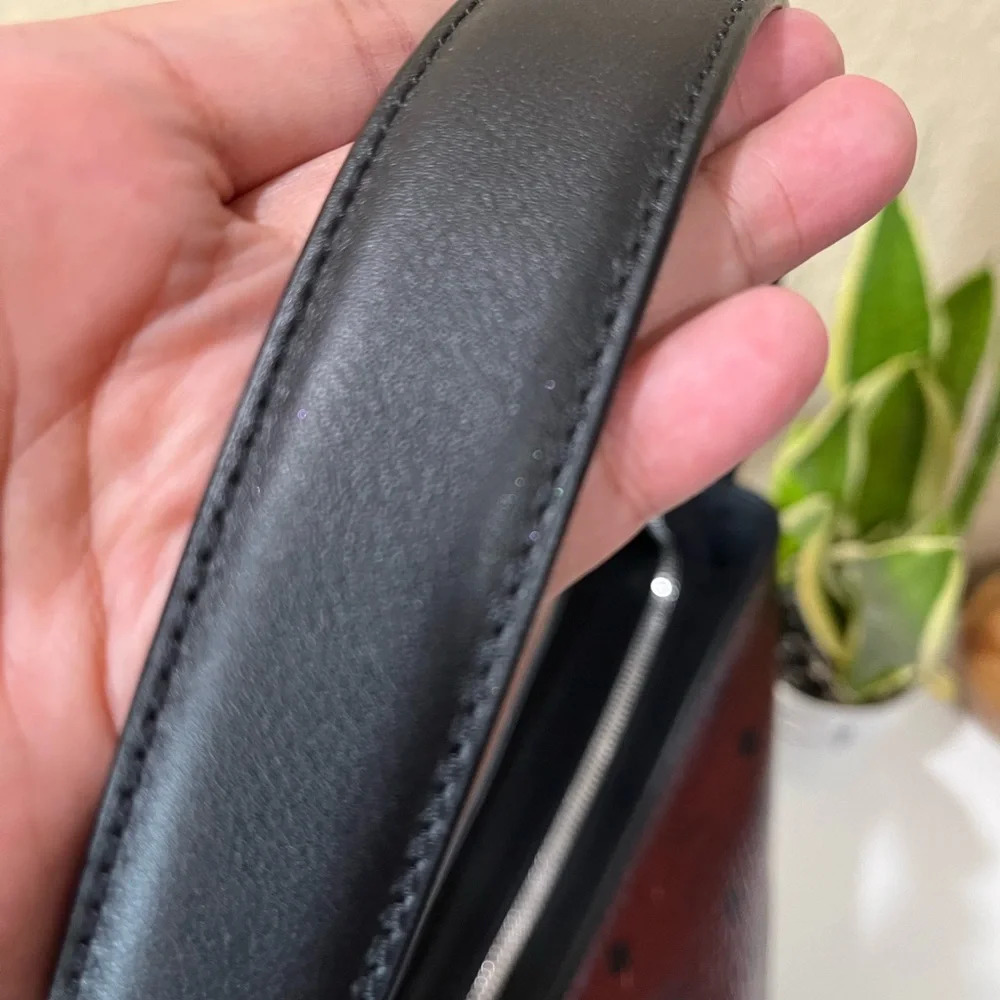 MCM Metallic Hobo - Picture 6 of 11
